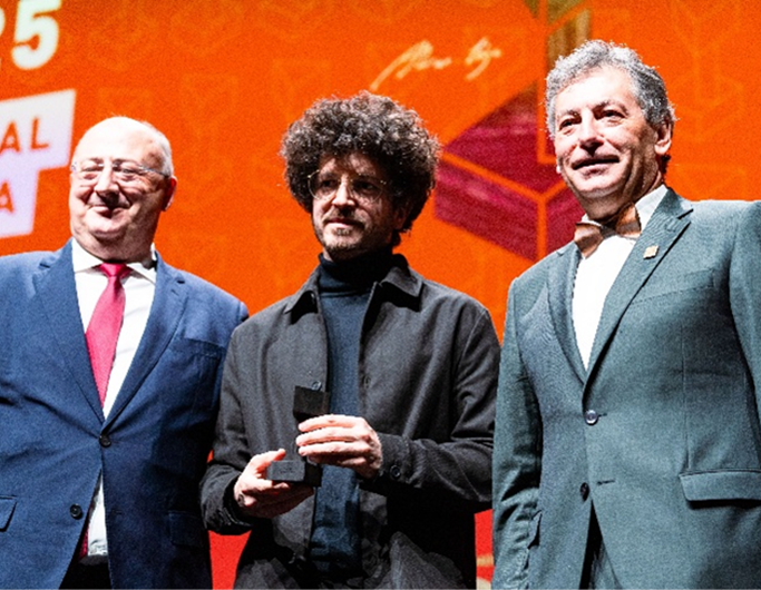 Projeto House Over the Hills, vencedor do Prémio Nacional de Arquitetura em Madeira 2025